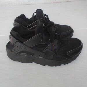 Nike Haurachi Sneakers Youth Size 6Y Triple Black